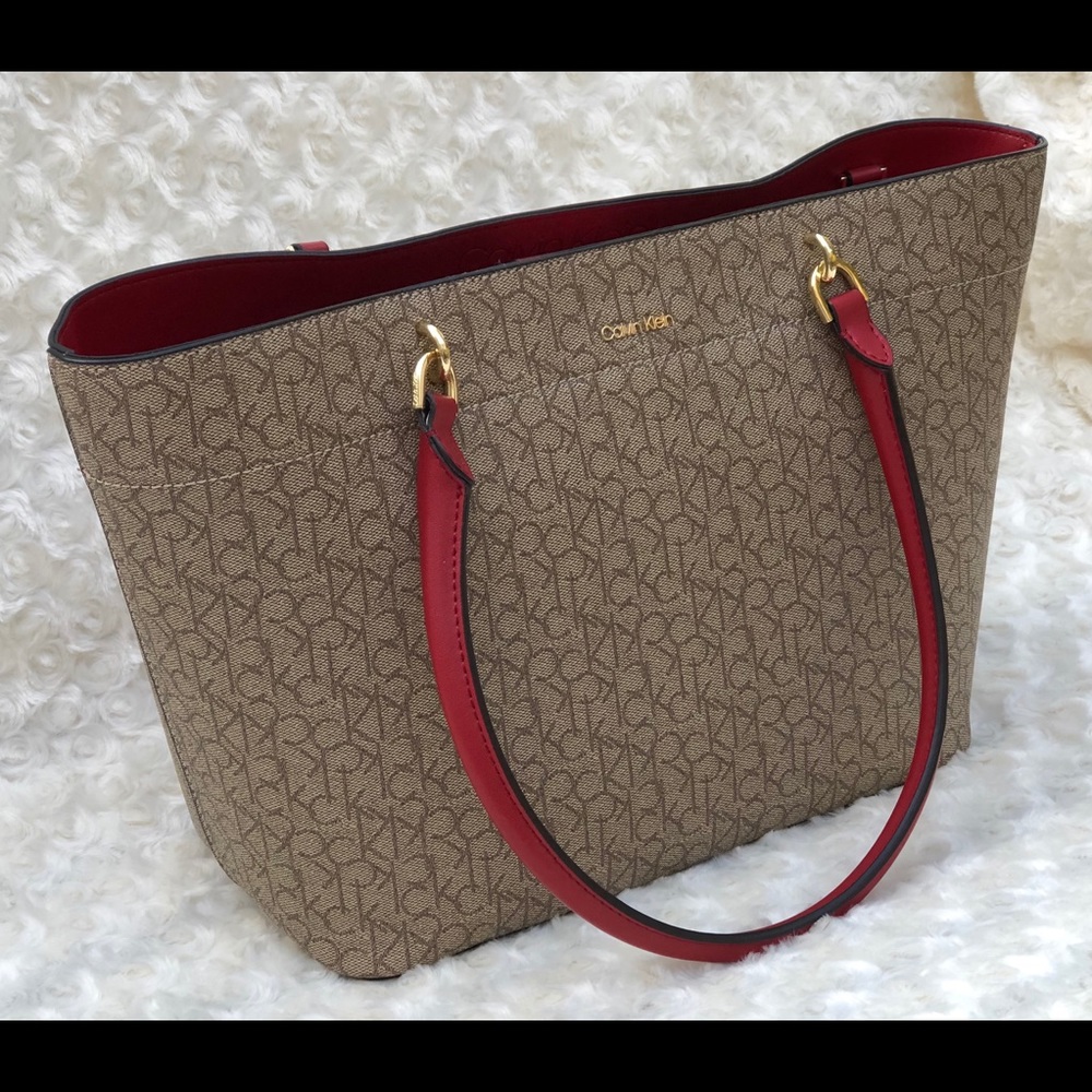 Calvin Klein Signature Tote w/Strap